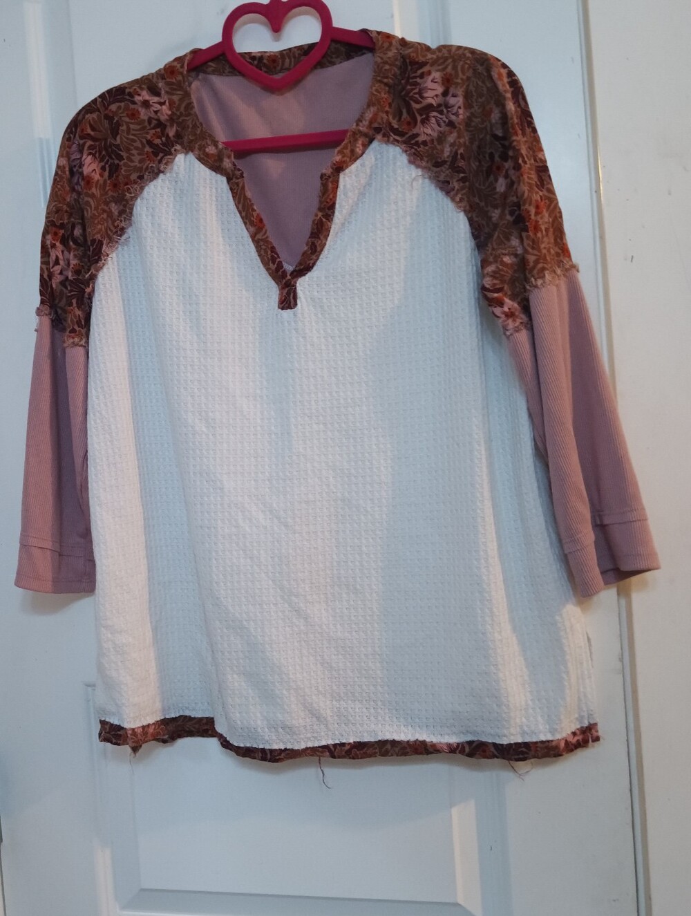 Women’s Two-Tone Waffle Knit Raglan Top in White and Mauve